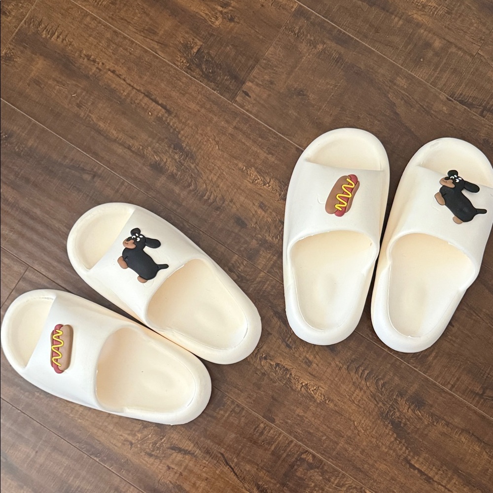 2 pairs Cute Cream Slides with Dachshund and Hot Dog Design